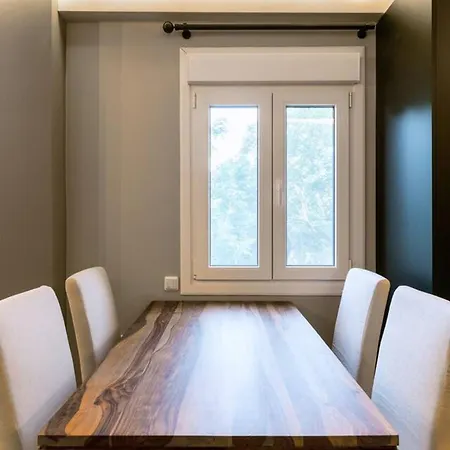 Апартаменты Comfortable In The Heart Of 51 Sqm Air Conditioned Севилья