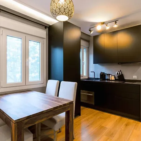 Comfortable In The Heart Of 51 Sqm Air Conditioned * Seville
